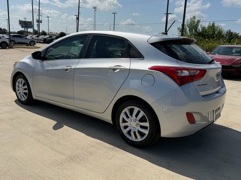 Used 2016 Hyundai Elantra GT FWD image 3