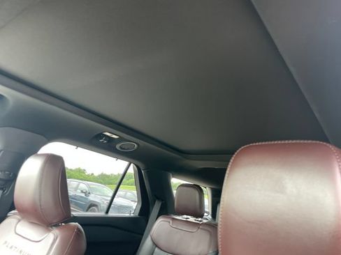 Used 2020 Ford Explorer Platinum AWD/4WD image 28