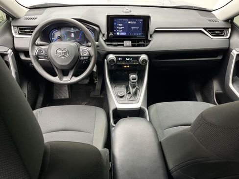Used 2024 Toyota RAV4 LE AWD/4WD image 4