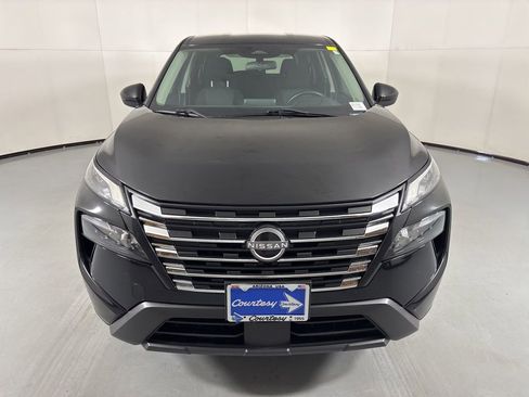 Used 2024 Nissan Rogue SV FWD image 3