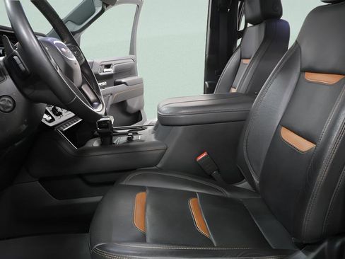 Used 2024 GMC Sierra 1500 AT4 w/ Technology Package image 18