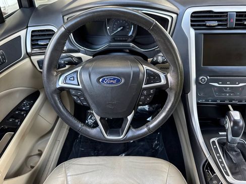 Used 2013 Ford Fusion SE FWD image 18