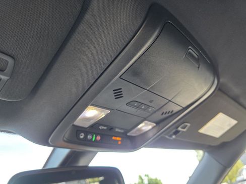 Used 2019 Chevrolet Blazer RS AWD/4WD image 17
