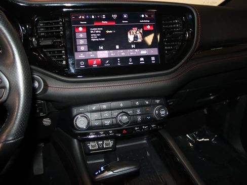 Used 2025 Dodge Durango GT AWD/4WD image 43