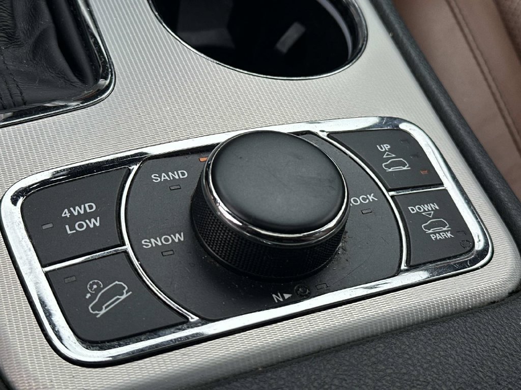 Used 2018 Jeep Grand Cherokee Summit w/ Platinum Series Group AWD/4WD image 24