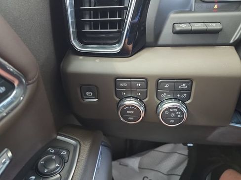 Certified 2025 GMC Sierra 1500 Denali w/ Denali Reserve Package AWD/4WD image 21
