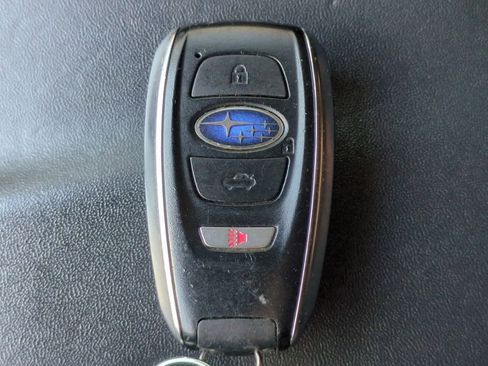 Used 2021 Subaru Crosstrek 2.0i Premium w/ Moonroof Package image 33