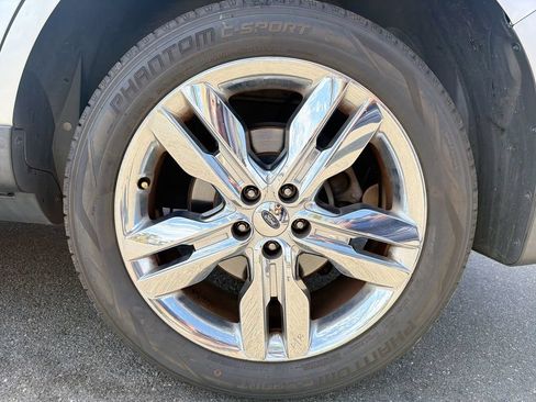 Used 2014 Ford Edge SEL w/ Equipment Group 205A FWD image 18