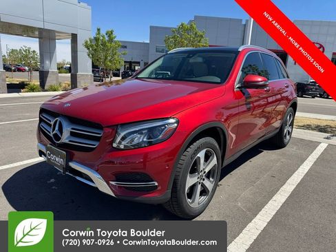Used 2017 Mercedes-Benz GLC 300 4MATIC image 3