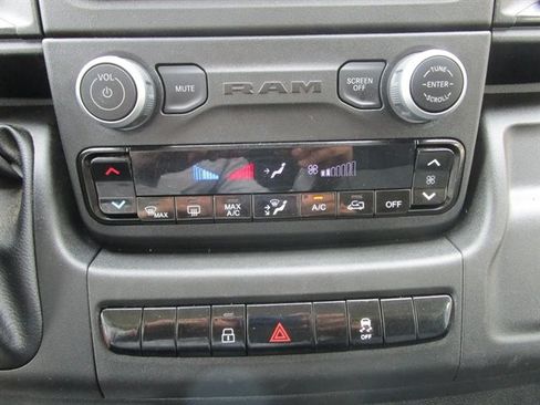 Used 2026 RAM ProMaster 2500 w/ Convenience Group FWD image 32