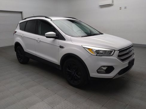 Used 2017 Ford Escape SE w/ Equipment Group 201A AWD/4WD image 13