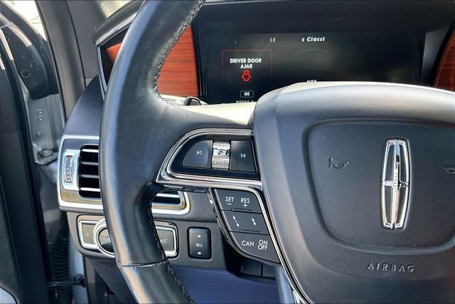 Used 2019 Lincoln Navigator Reserve AWD/4WD image 11