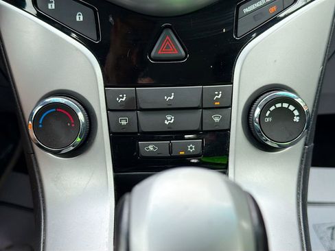 Used 2014 Chevrolet Cruze LT FWD image 16