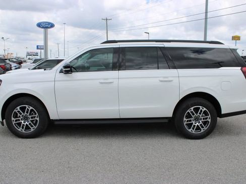 New 2026 Ford Expedition Max Active RWD image 5
