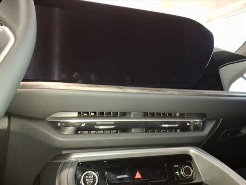 Certified 2025 Audi Q5 Premium w/ Convenience Package image 11