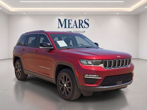 Used 2023 Jeep Grand Cherokee Limited w/ Trailer Tow Prep Group (B) AWD/4WD image 7