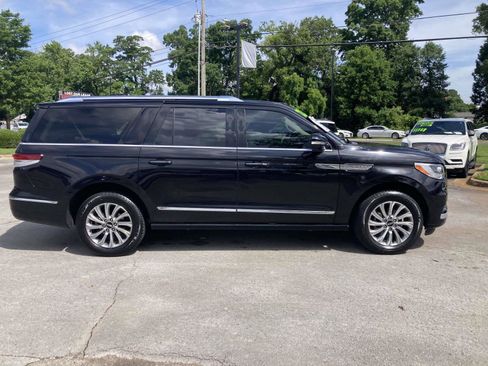 Used 2022 Lincoln Navigator L 4WD image 2