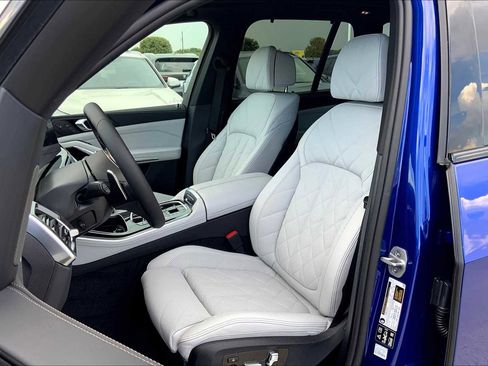 Used 2026 BMW X5 M60i image 9