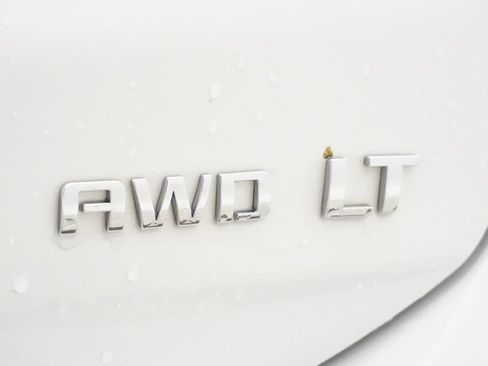 Used 2020 Chevrolet Equinox LT image 16