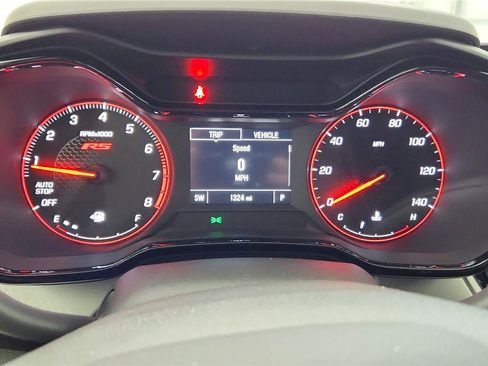 Used 2025 Chevrolet Trax RS image 36