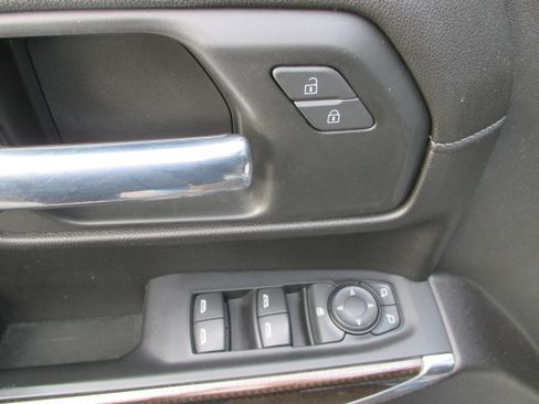 Used 2021 Chevrolet Silverado 1500 RST image 13