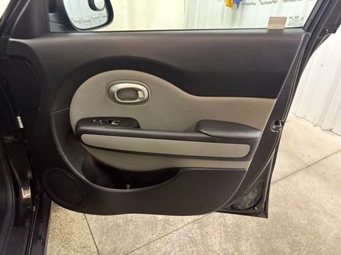 Used 2019 Kia Soul FWD image 21