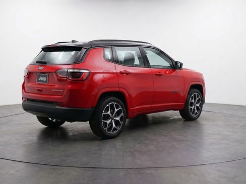 Used 2025 Jeep Compass Limited AWD/4WD image 9