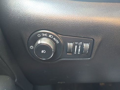 Used 2022 Jeep Compass Altitude w/ Convenience Group image 11