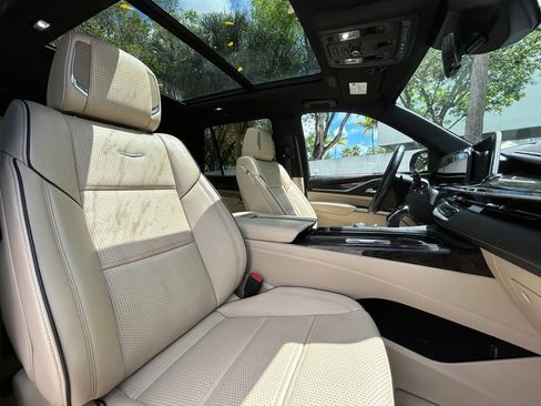Used 2023 Cadillac Escalade Premium Luxury w/ Performance Package AWD/4WD image 43