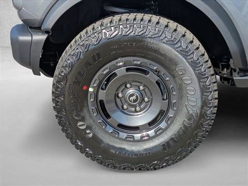 New 2025 Ford Bronco Badlands image 16