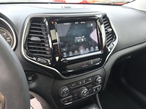 Used 2022 Jeep Cherokee Limited AWD/4WD image 9