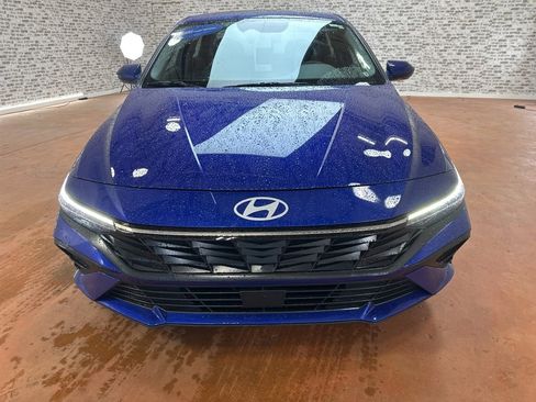 Certified 2024 Hyundai Elantra SEL w/ Convenience Package image 2