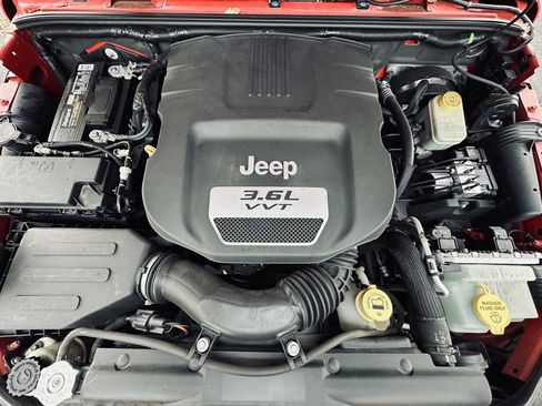 Used 2013 Jeep Wrangler Unlimited Sport image 10