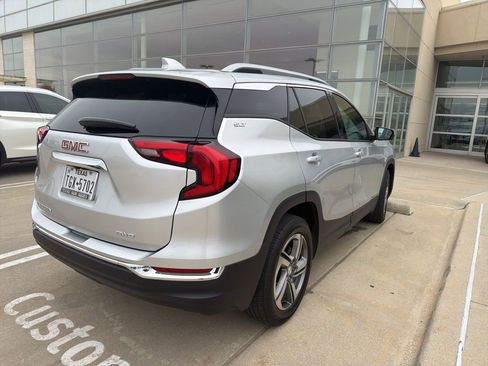 Used 2020 GMC Terrain SLT image 9