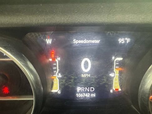Used 2020 Jeep Wrangler Unlimited Sahara AWD/4WD image 14