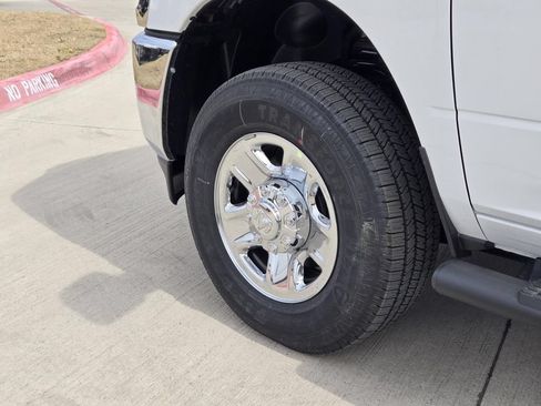 New 2026 RAM 2500 Tradesman AWD/4WD image 9
