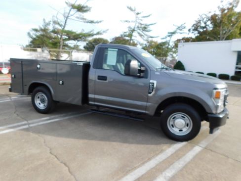 Used 2022 Ford F250 XL image 4