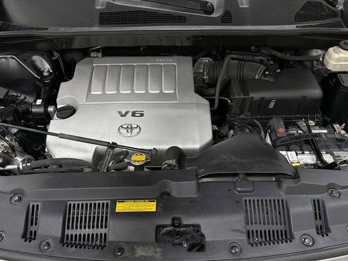 Used 2013 Toyota Highlander SE AWD/4WD image 32