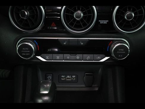 Used 2025 Nissan Sentra SR w/ Midnight Edition FWD image 24