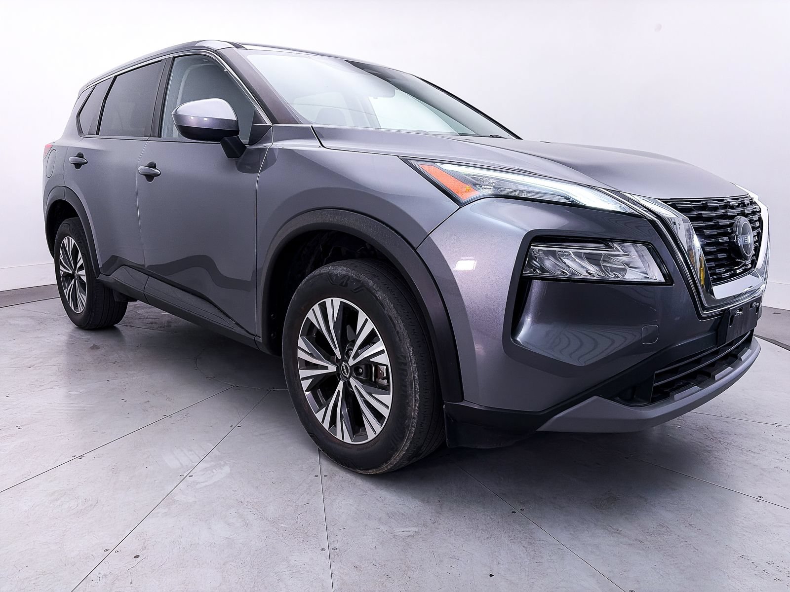 Used 2023 Nissan Rogue SV FWD image 9
