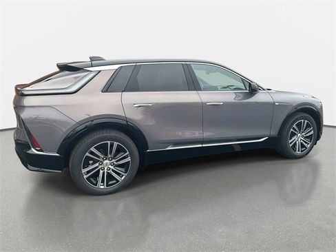 New 2025 Cadillac Lyriq Luxury image 9