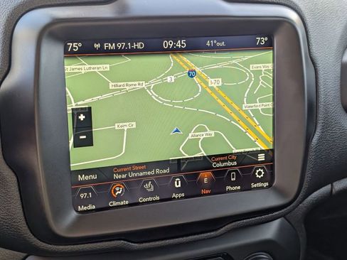 Used 2023 Jeep Renegade Limited image 4