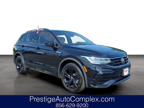 Certified 2023 Volkswagen Tiguan SE R-Line FWD image 1