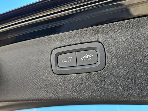 Certified 2023 Volvo XC90 B6 Plus w/ Protection Package Premier image 29