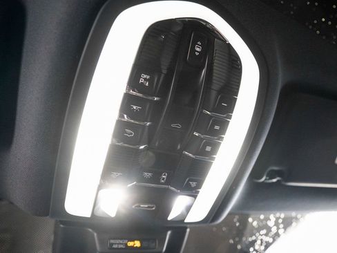 New 2026 Porsche Macan AWD/4WD image 27