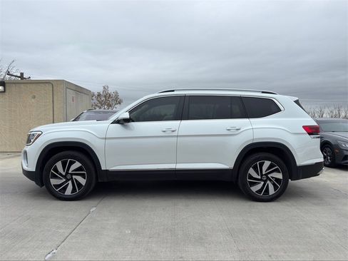 New 2025 Volkswagen Atlas SEL image 8