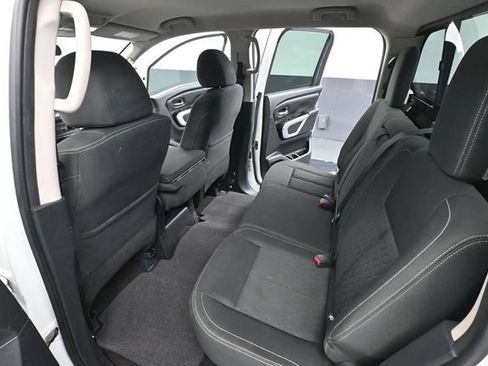 Used 2018 Nissan Titan SV AWD/4WD image 31