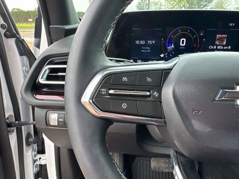Used 2025 Chevrolet Traverse Z71 w/ Driver Confidence Package AWD/4WD image 44