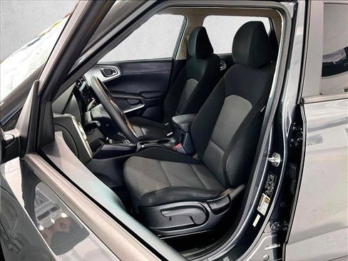 Used 2024 Kia Soul LX FWD image 27