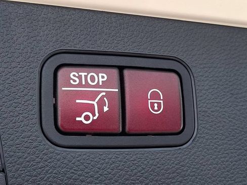 Used 2017 Mercedes-Benz GLC 300 image 24